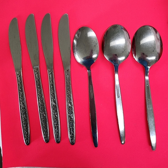 Silver Flatware Set for Dining - Picture 3 of 3